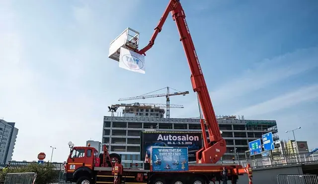 Automobilová plošina Mercedes – Benz AG MP – 70m