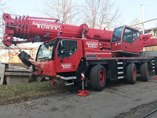 Žeriav do 55 T – Liebherr LTM 1055 – 3.2