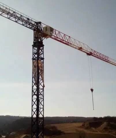 Vežový žeriav COMANSA 10 LC 140