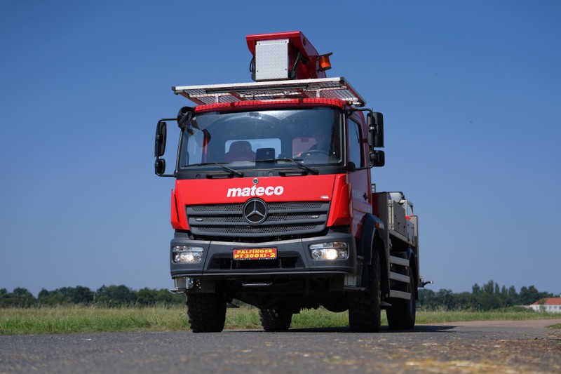 Palfinger P300KS M-B ATEGO 4x4