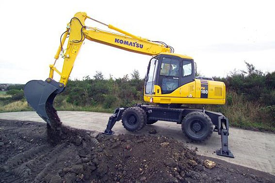 Kolesový báger Komatsu PW 180
