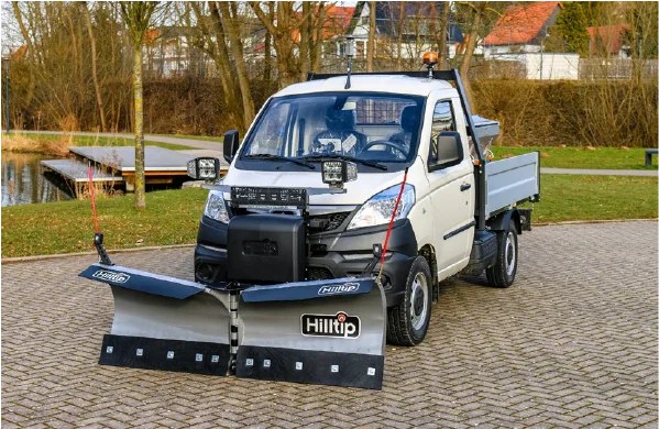 GAZelle 4x4 s radlicou a sypačom