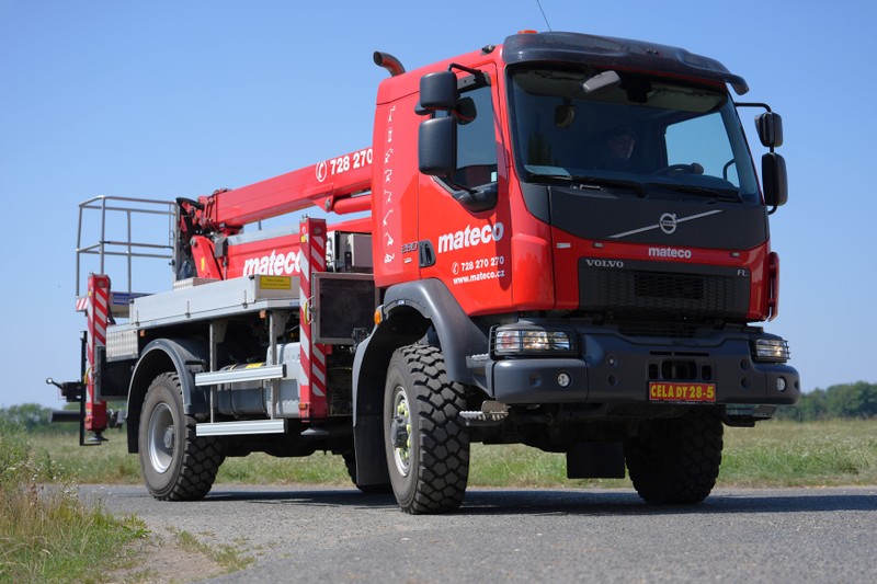 Cela DT28 VOLVO FL 280 4x4