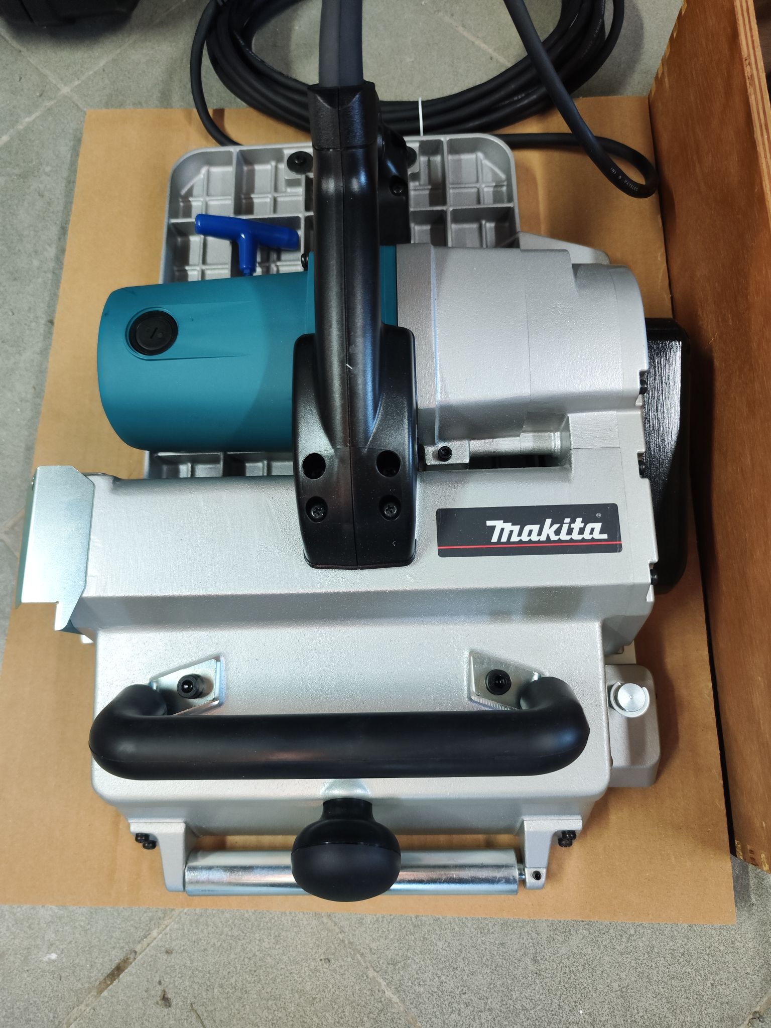 Ručné elektrické hoblíky Makita