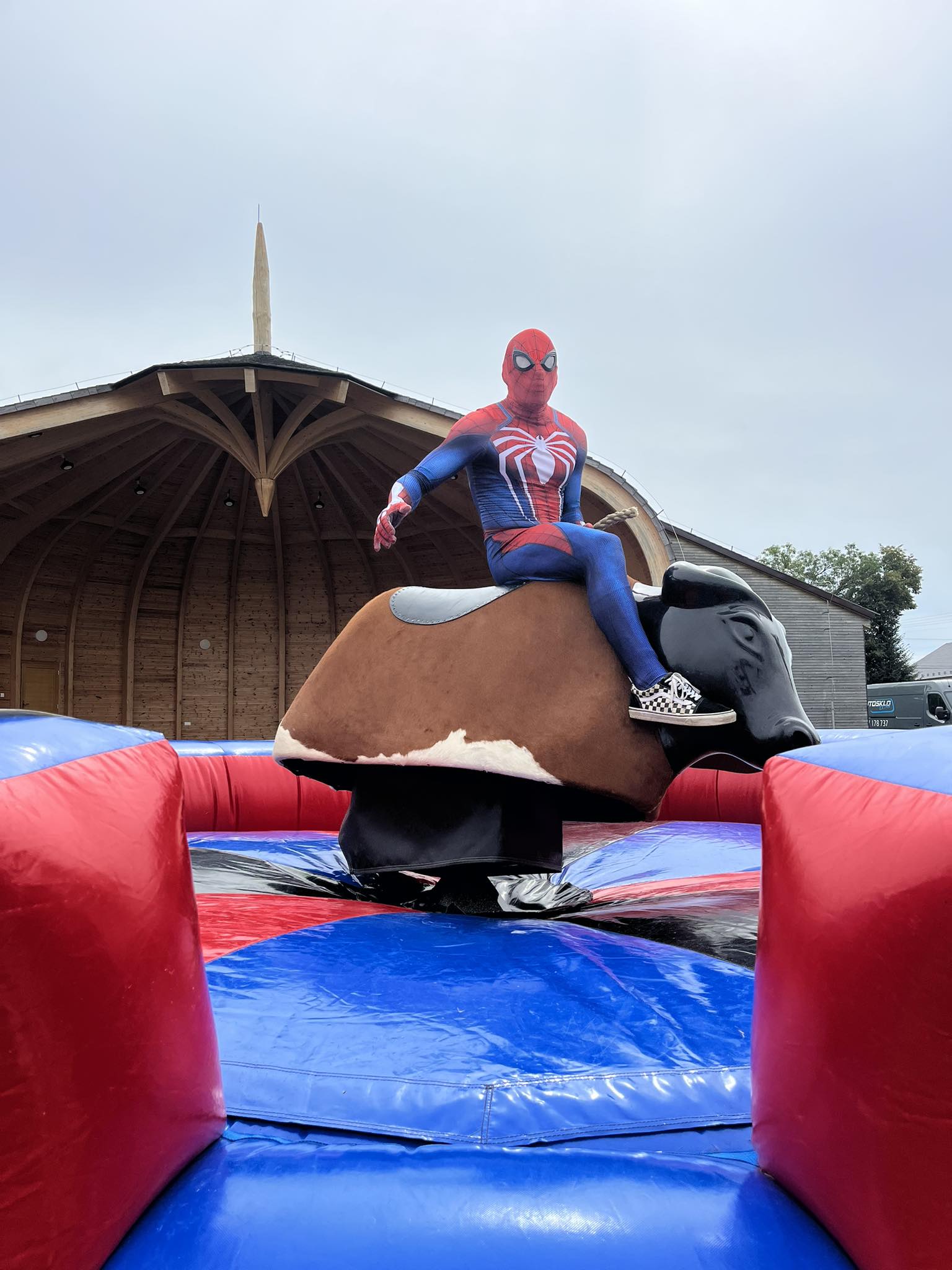 ZABAVKA.SK – prenájom atrakcií