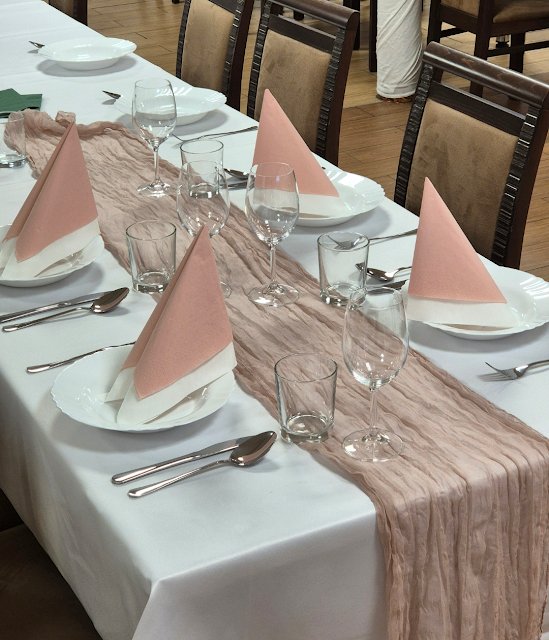 Farebné prestierania – stredové štóly